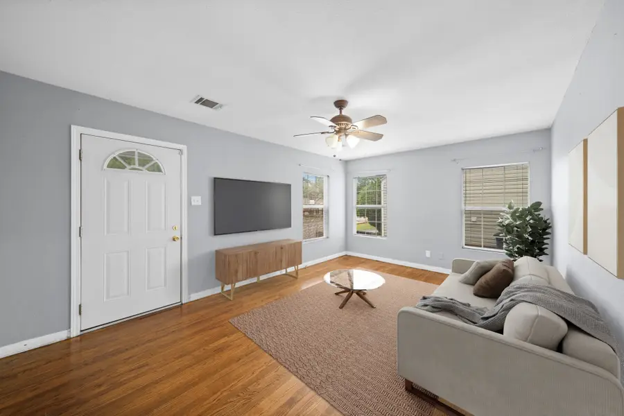 3324 W Clarendon Drive, Dallas, TX 75211 - #3