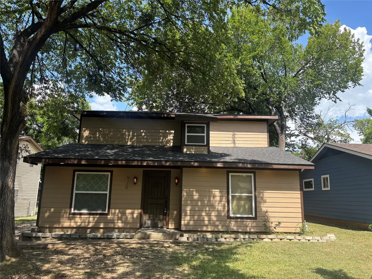 910 NE 31st, Grand Prairie, TX 75050 - #1