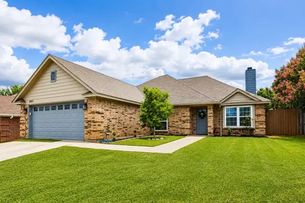 5957 Sundown Drive, Watauga, TX 76148