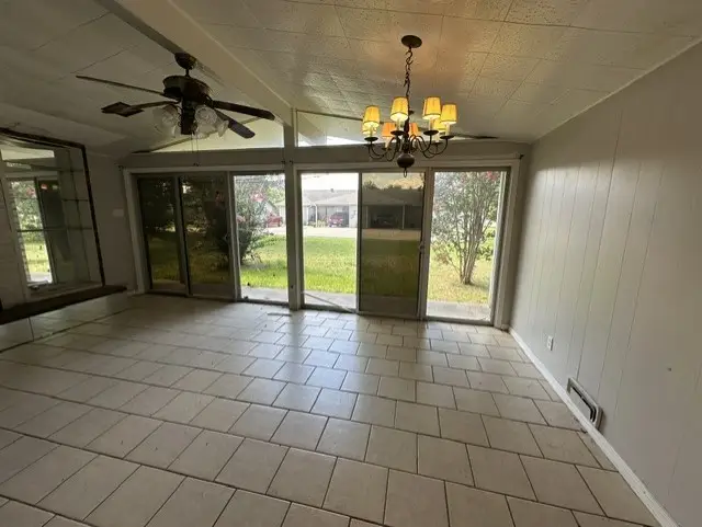 1705 Jefferson Street, Commerce, TX 75428 - #2