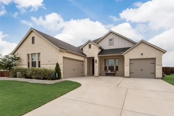 2701 Bluewood Lane, Mansfield, TX 76063