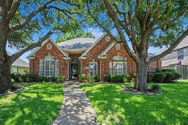 2813 Persimmon Place, Rowlett, TX 75088