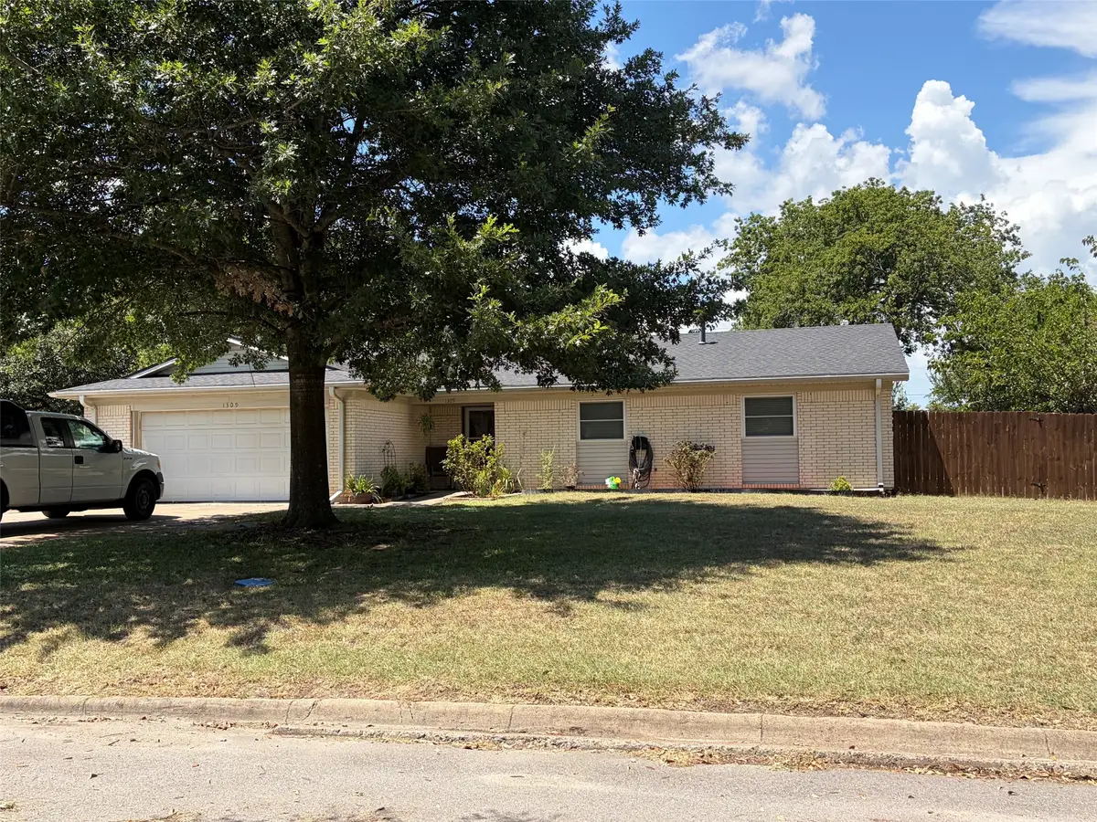 1309 Tamarisk, Mexia, TX 76667 - #1
