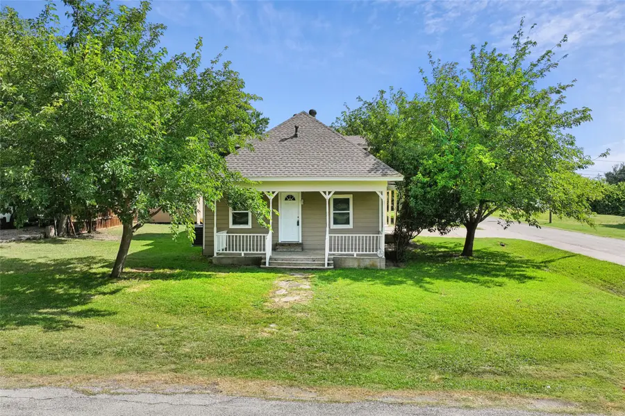 441 W Lake Street, Krum, TX 76249 - #2
