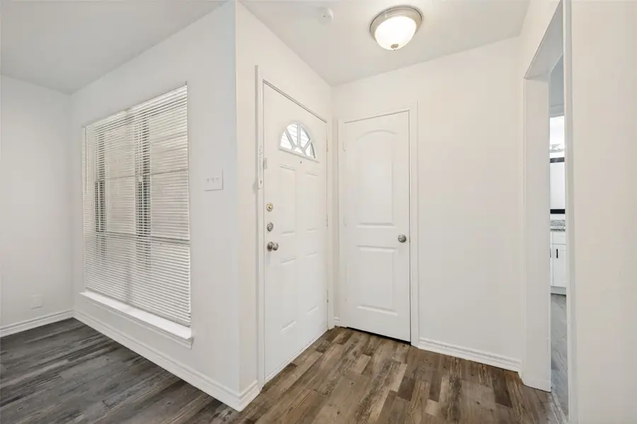 706 Goodyear Street, Irving, TX 75062 - #3