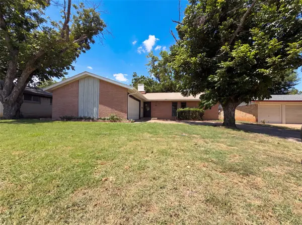 2111 Royal Oaks Drive, Irving, TX 75060