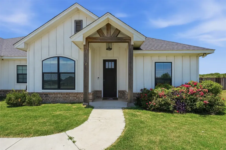 109 Stonegate Avenue, Weatherford, TX 76087 - #2