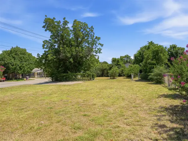 632 Bluebonnet Drive, Hurst, TX 76053