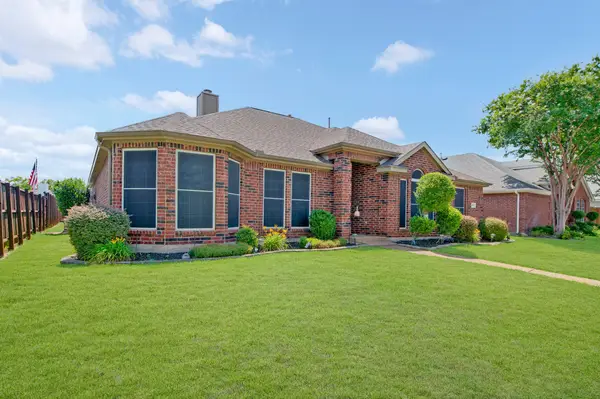 805 Kathryn Drive, Lewisville, TX 75067