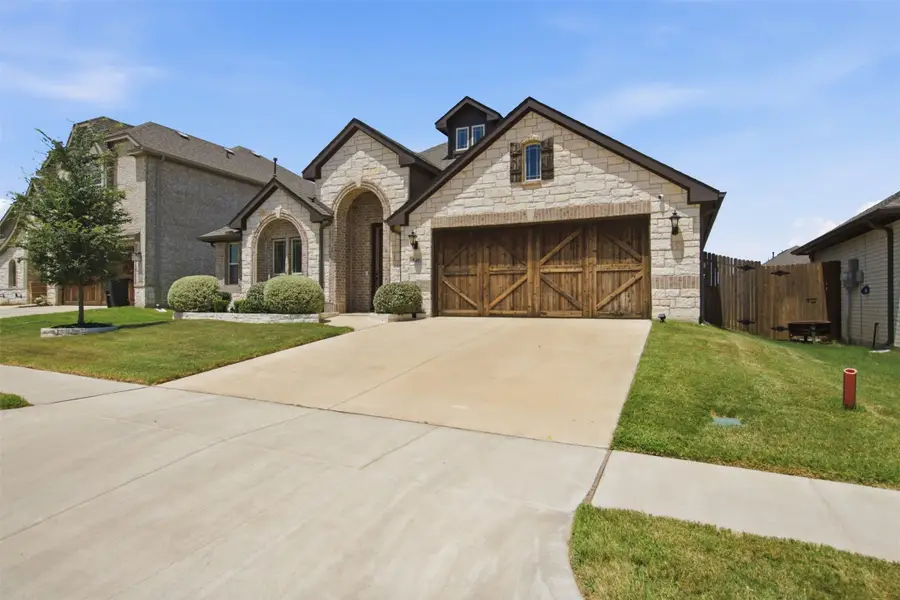 540 Ramon Street, Burleson, TX 76028 - #2