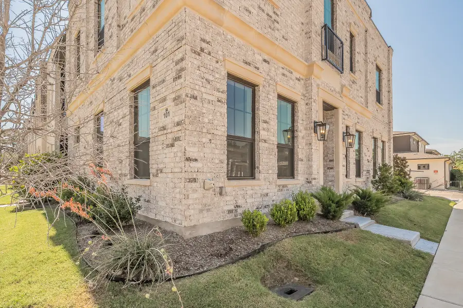 305 Sunset Lane #101, Fort Worth, TX 76114 - #2