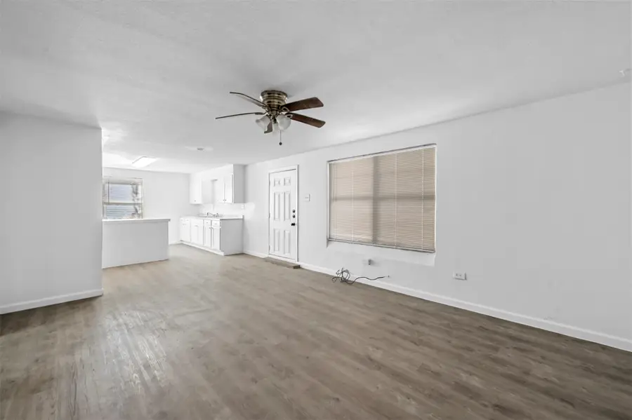 120 E Monterey Street, Denison, TX 75021 - #2