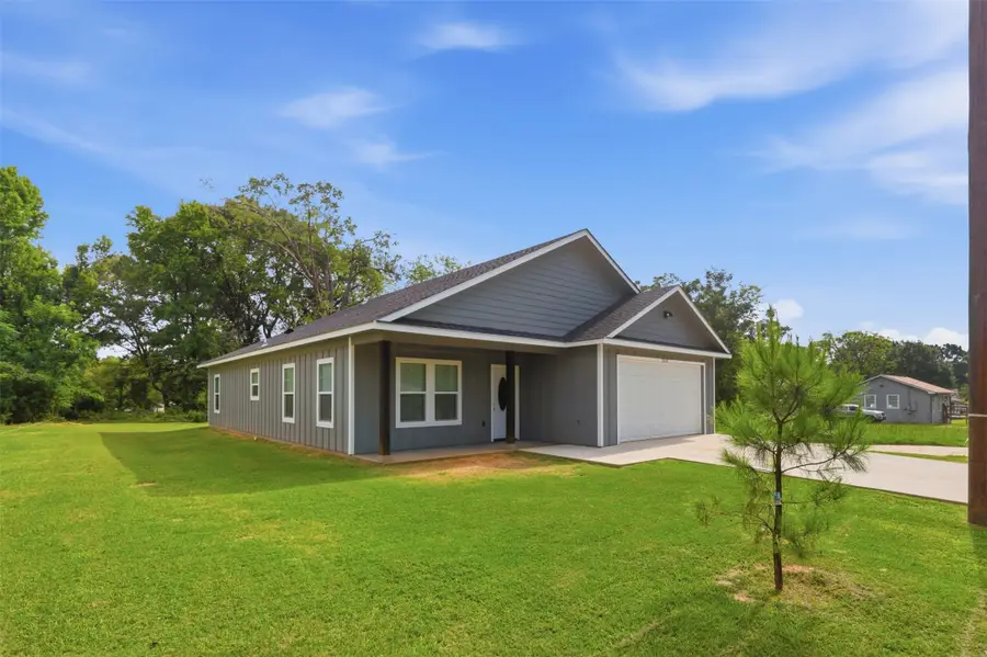 1201 E 8th St, Mount Pleasant, TX 75455 - #2