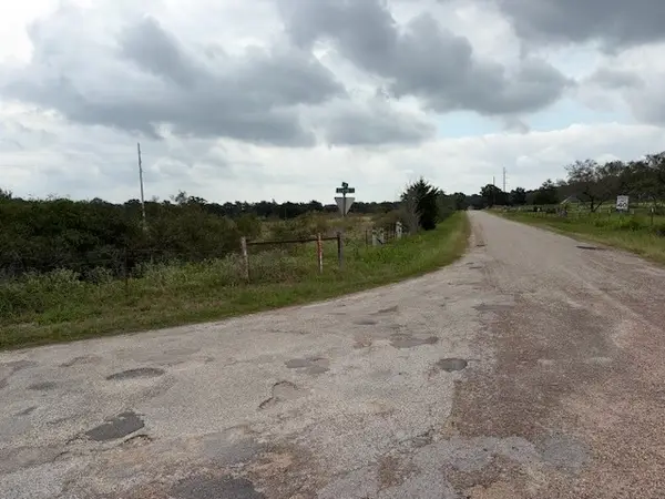 2609 County Road 216, Giddings, TX 78942
