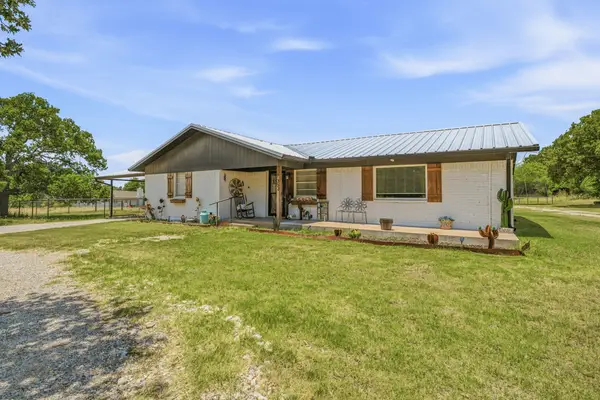 352 Seaberry Loop, Graham, TX 76450