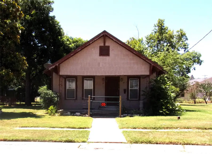 105 W Pecan Street, San Saba, TX 76877 - #2