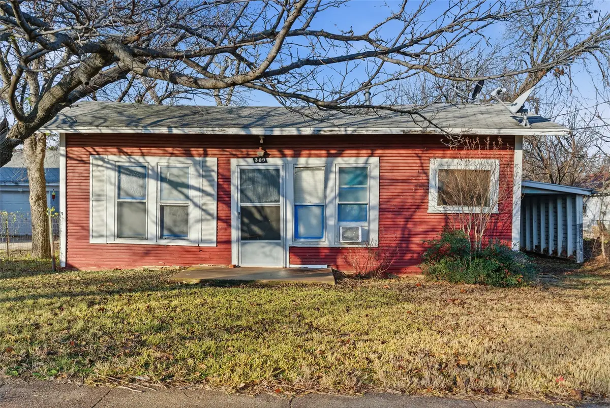 309 S Ostrom Avenue, Eastland, TX 76448 - #1