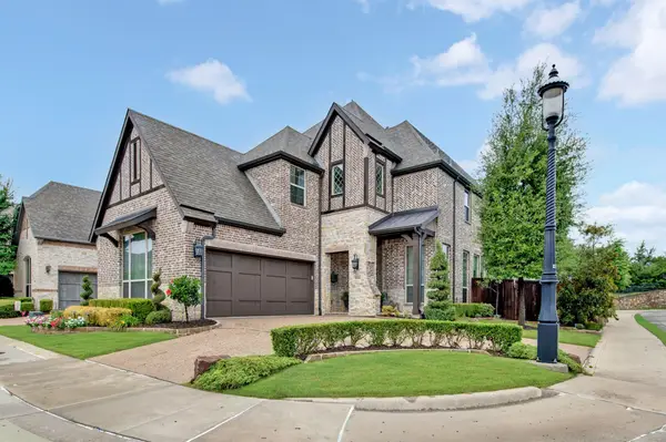 904 Royal Minister Boulevard, Lewisville, TX 75056