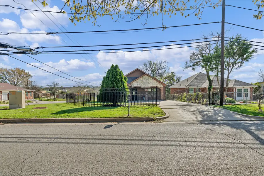 3022 Loving Avenue, Fort Worth, TX 76106 - #3