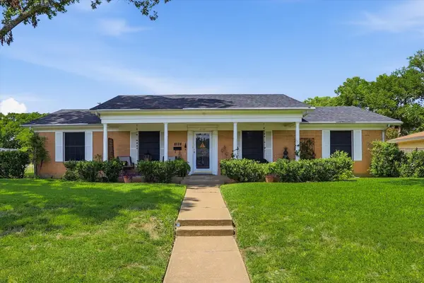 8128 Herndon Drive, Benbrook, TX 76116