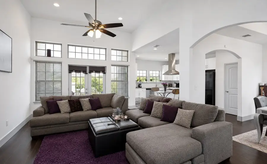 529 5th Street, Grand Prairie, TX 75050 - #3