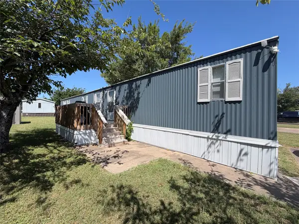 3400 Robinson Drive #114, Robinson, TX 76706