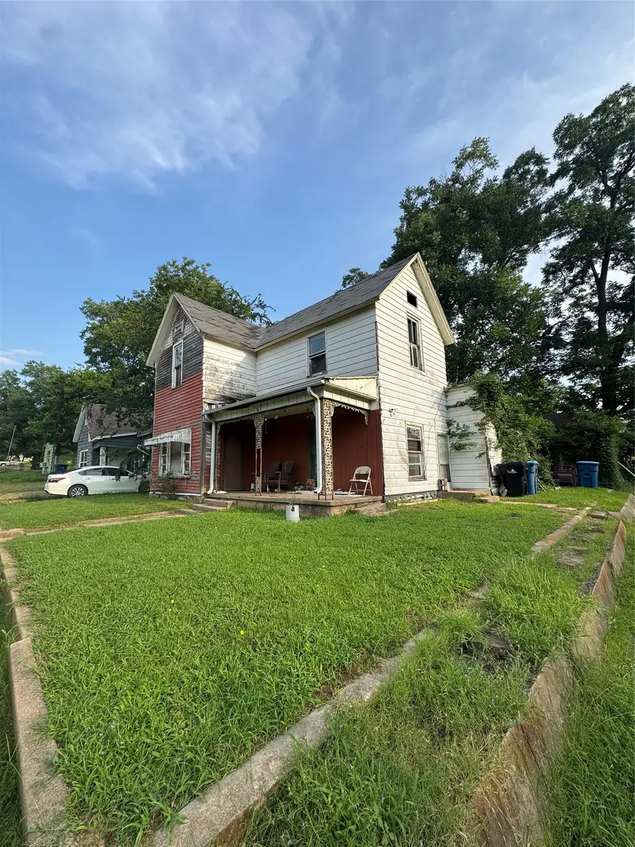 401 W Texas Street, Denison, TX 75020 - #2