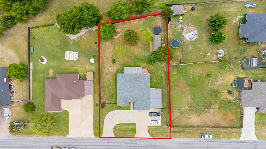 1305 E Apache Trail, Granbury, TX 76048 - #3