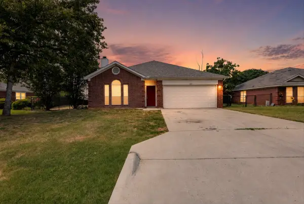 406 Redbud Lane, Tolar, TX 76476