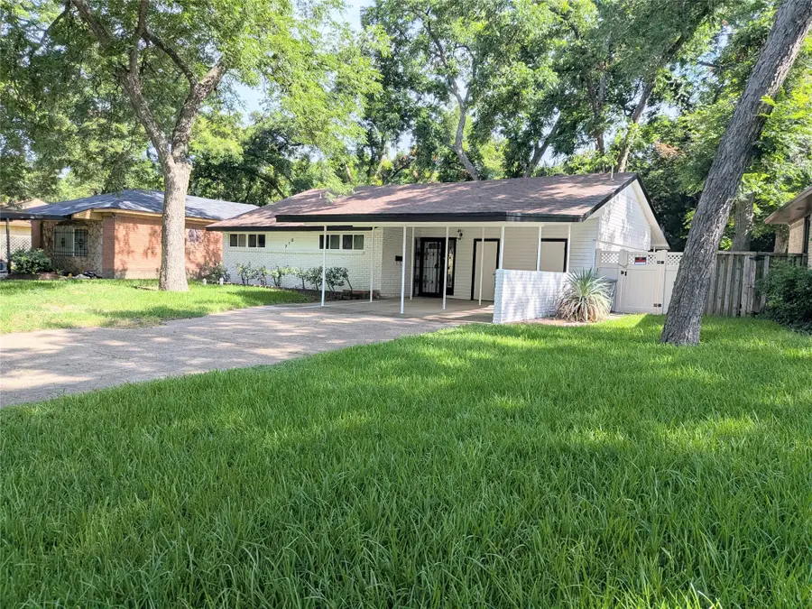 710 E Five Mile Parkway, Dallas, TX 75216 - #2