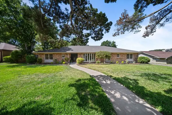 3721 Wosley Drive, Fort Worth, TX 76133