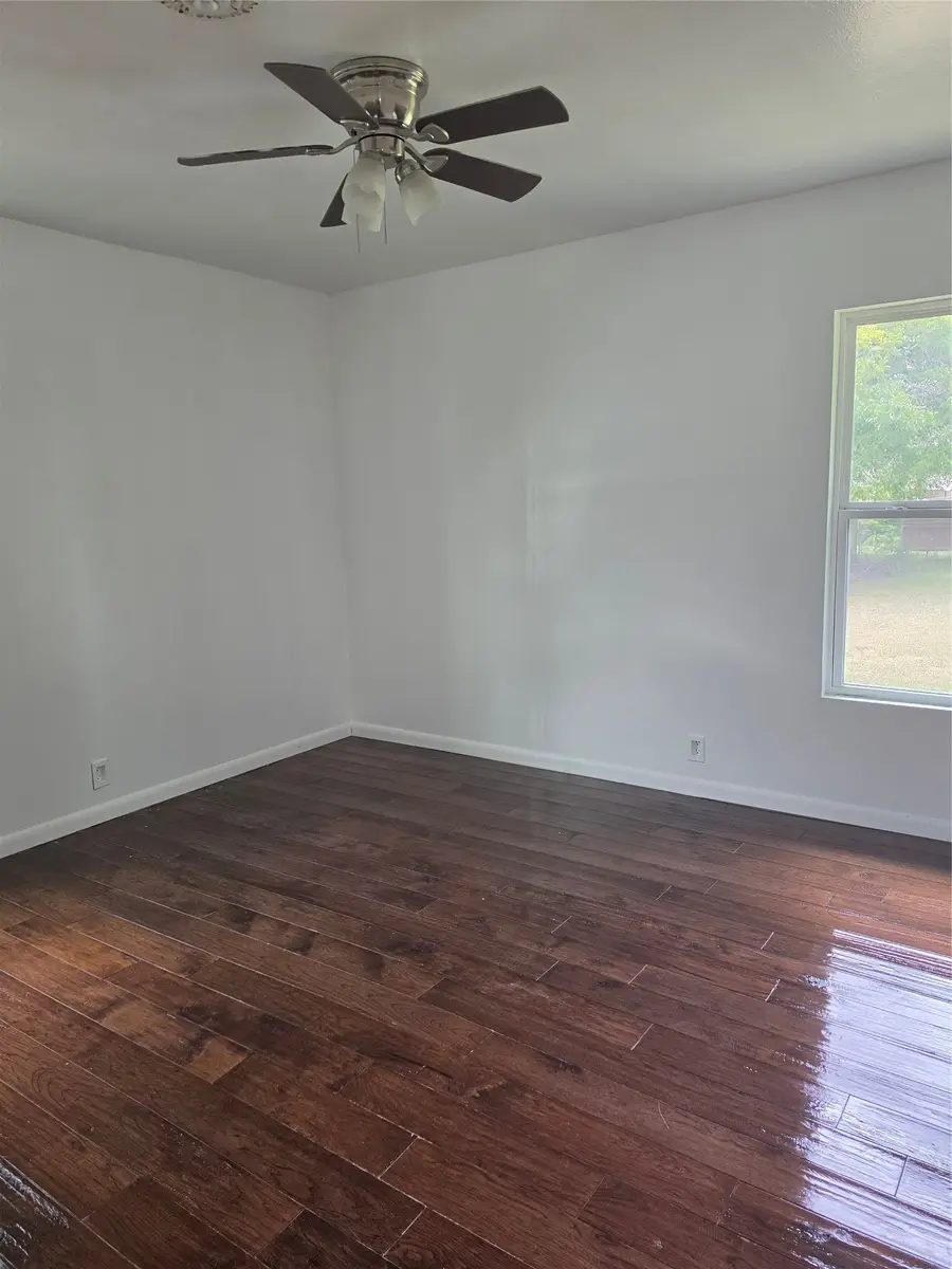 2206 Shannon Street N, Sherman, TX 75092 - #3