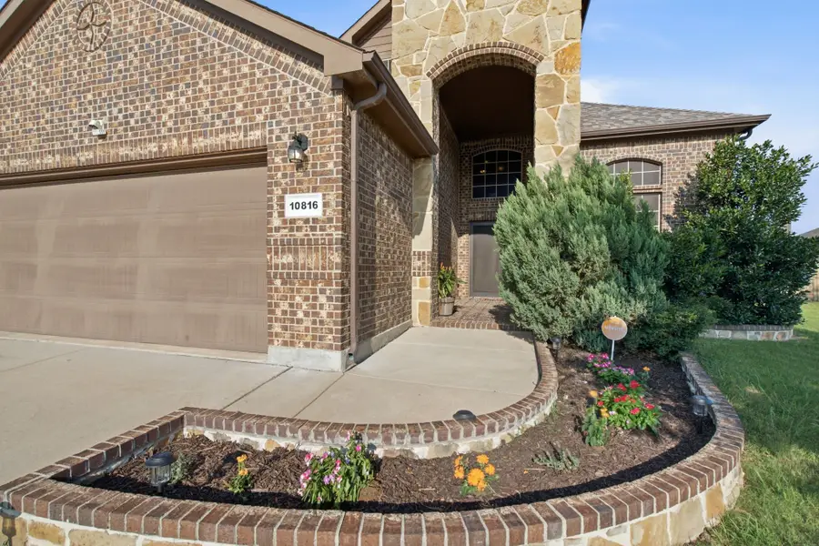 10816 Abbeyglen Court, Haslet, TX 76052 - #2