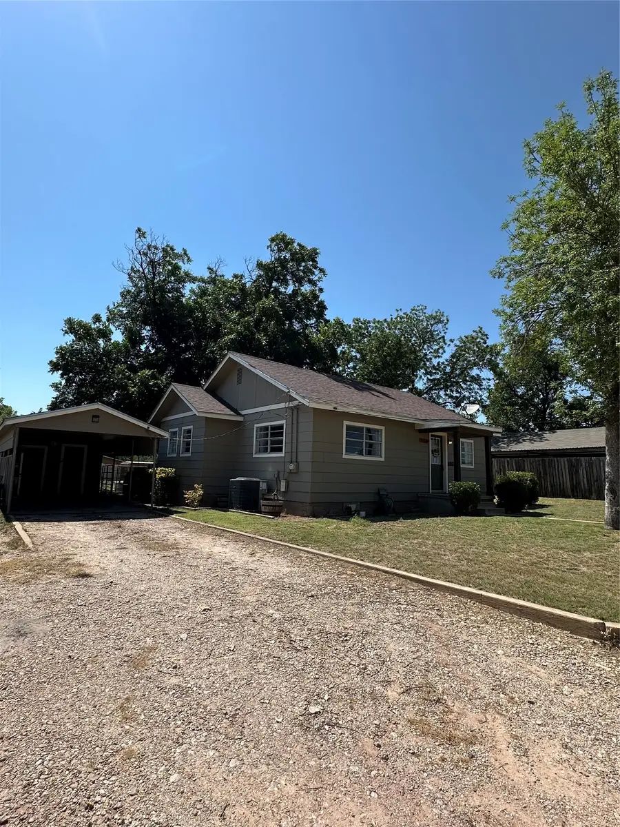 607 Fannin Street, Winters, TX 79567 - #3