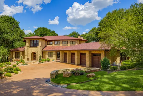6816 Oak Hill Drive, Fort Worth, TX 76132
