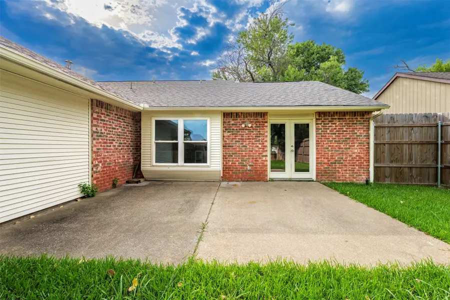 128 Kingsbridge Drive, Garland, TX 75040 - #2