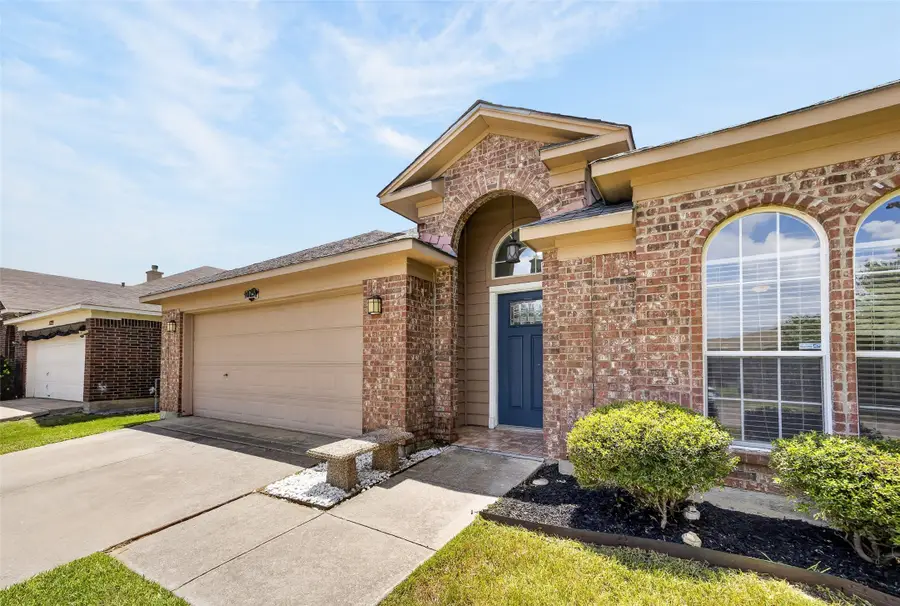 1025 Highland Station Drive, Saginaw, TX 76131 - #2
