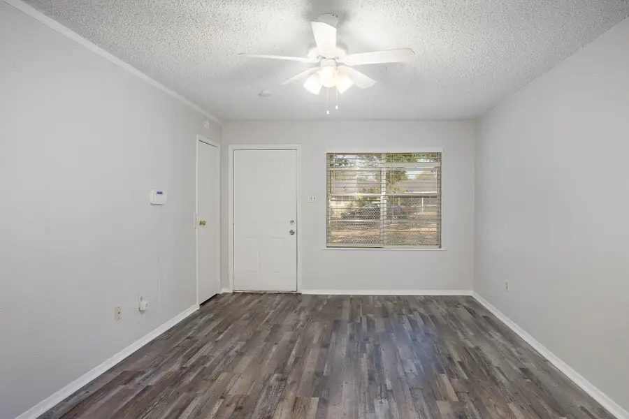 1216 E Baltimore Avenue, Fort Worth, TX 76104 - #3