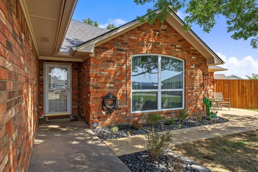 202 Daniel Court, Collinsville, TX 76233 - #2