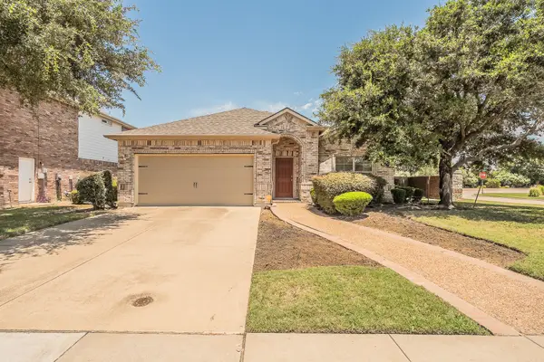 5896 Vista Heights Lane, Grand Prairie, TX 75052