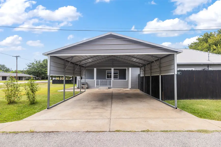 607 S Main Street, Kemp, TX 75143 - #2