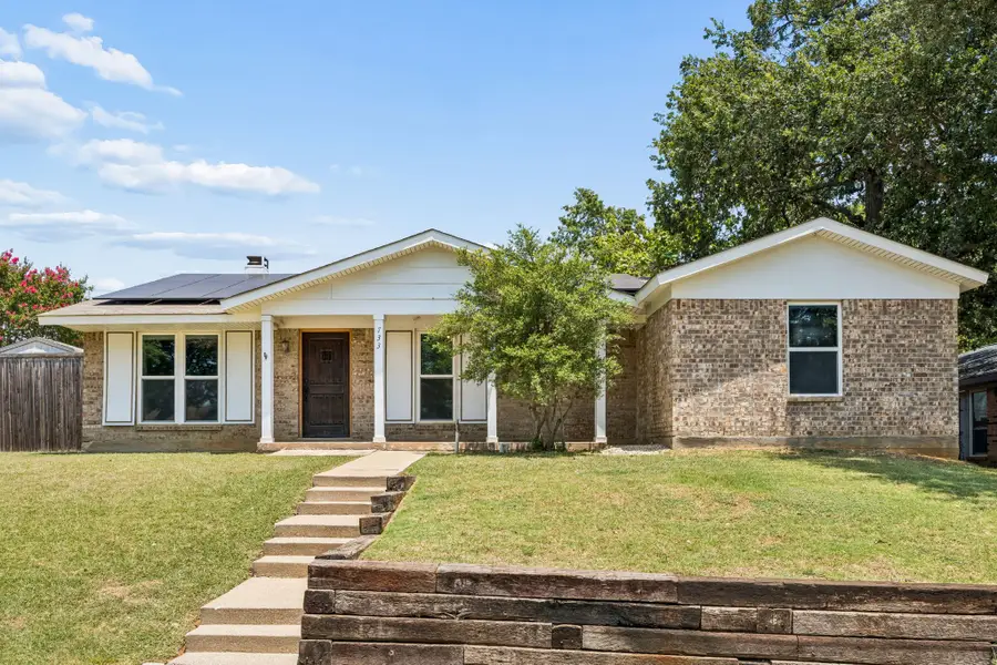 733 Mockingbird Drive, Lewisville, TX 75067 - #2