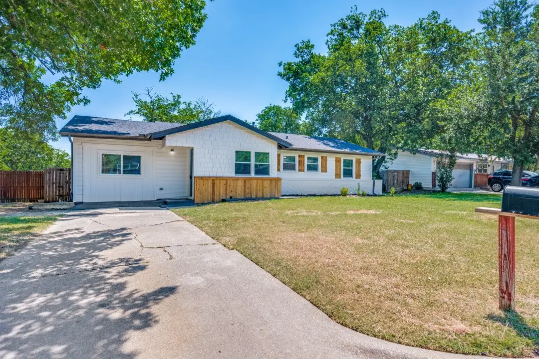 411 Hillcrest Street, Mansfield, TX 76063 - #1