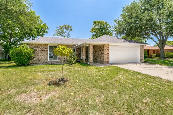 421 Goldfinch Drive, Fort Worth, TX 76108