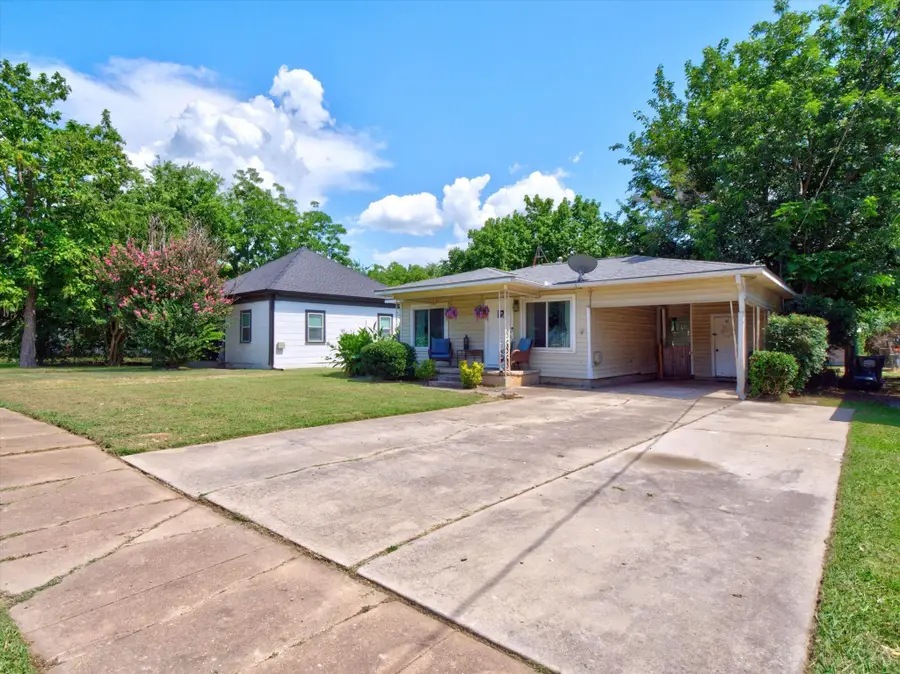 626 E South Street, Whitesboro, TX 76273 - #2