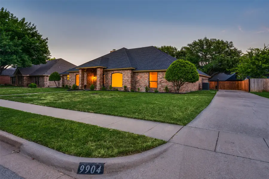 9904 Wandering Way Street, Benbrook, TX 76126 - #3