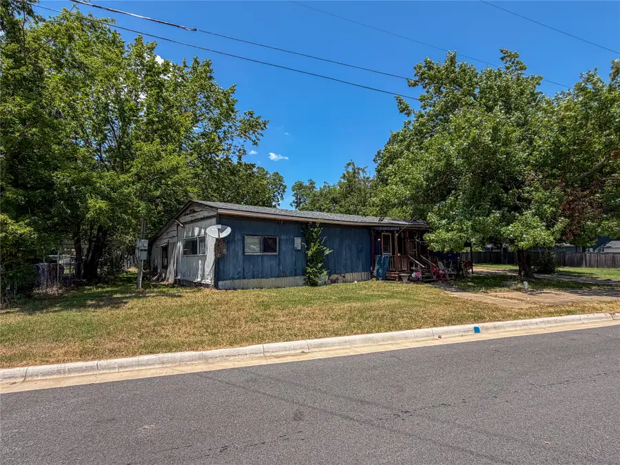 719 E Bullock Street, Denison, TX 75021 - #2