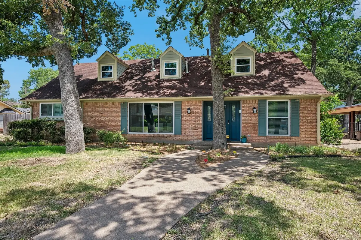 216 Huntingdon Drive, Irving, TX 75061 - #1