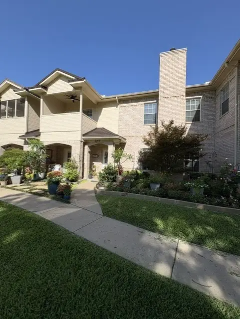 2144 Lakeforest Drive, Weatherford, TX 76087