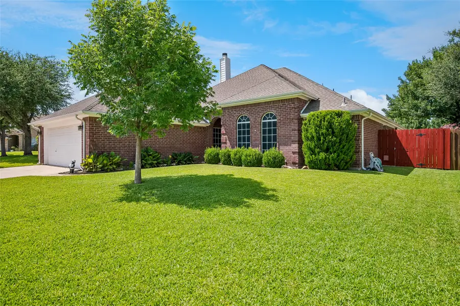 516 Hazelnut Court, Saginaw, TX 76179 - #2